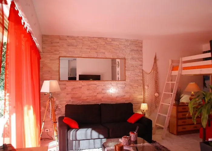 - Juan Les Pins - Proximite Plages Antibes